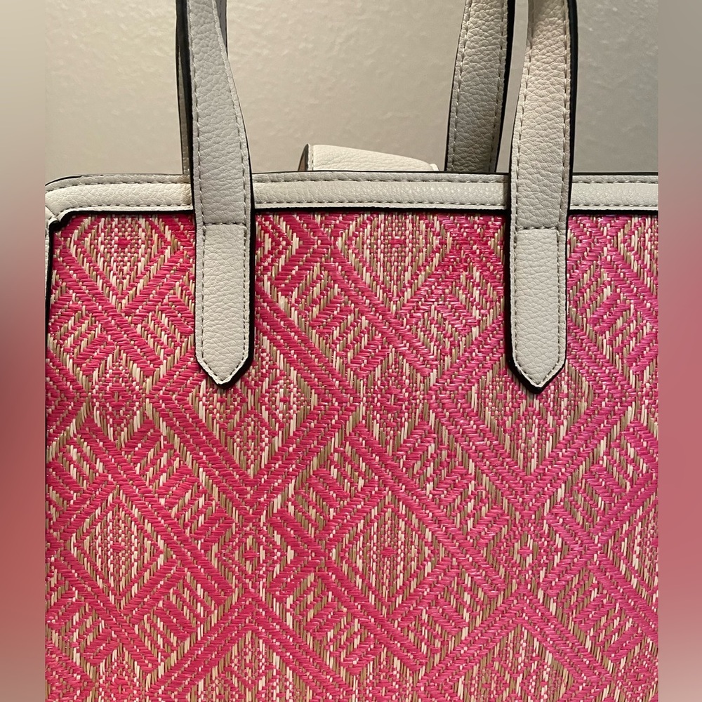 Kate Landry Pink and Cream Diamond Print Hand Bag - Picture 14 of 16
